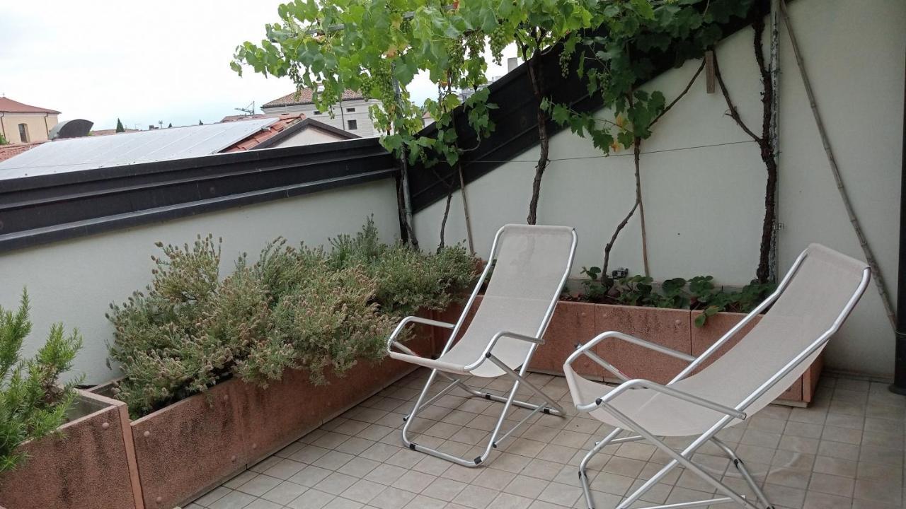 Attico Di Marisa Apartman Codroipo Kültér fotó